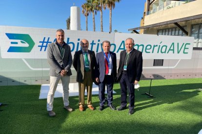 En la foto aparece el grupo técnico de seguimiento formado por Francisco García Calvo, Juan Pedro García, Fernando Rivas y Jerónimo Parra.