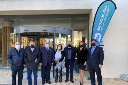 Desde la izquierda, Eduardo López Godoy, Andrés Montiel, José Antonio Picón, Ana Moreno, Francisco Martínez-Cosentino, Rebca Gómez y Andrés Montiel.