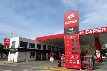 La invasión de Ucrania por parte de Rusia ha disparado, aún más, los precios de los combustibles.