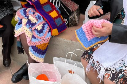 Detalle de los coloridos paños.