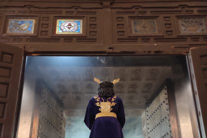 Jesús Cautivo de Medinaceli salió a la calle pasadas las 21 horas de la noche.