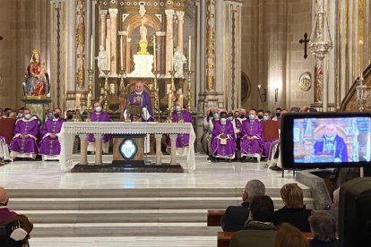 Interalmería retrasmitió la misa de acción de gracias en el primer aniversario de Gómez Cantero como obispo.
