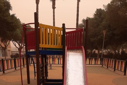 Los parques no se libran de los efectos de la calima.