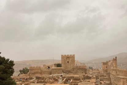 La calima sigue dejando imágenes impactantes.