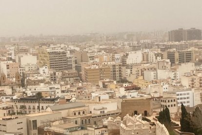 Hoy se espera el fin de la calima y la llegada de lluvias.