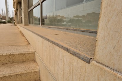 Ya van tres días seguidos de polvo en las calles.