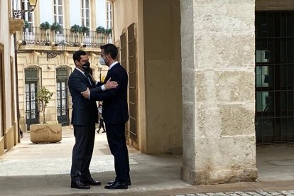Ramón Fernández-Pacheco recibe al presidente de la Junta.