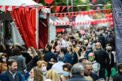 Gran afluencia de almerienses y visitantes a la celebración.