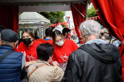 Compras solidarias a beneficio de Anda y Altea.