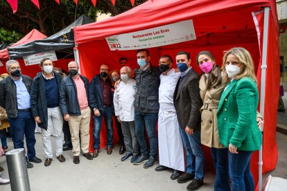 Foto junto al stand de Restaurante Las Eras.