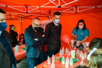 Visitando la zona infantil.