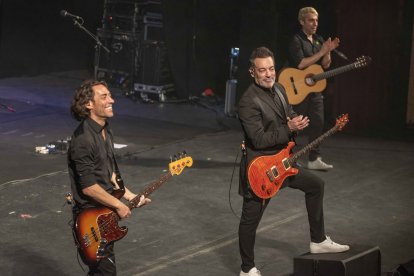 La actuación de los hermanos Manuel, Raúl y Óscar Quijano.