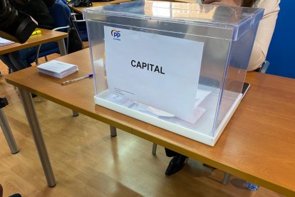 Urna preparada para la votación.