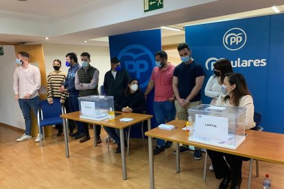 Todo preparado para la votación en la sede del PP.