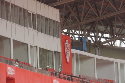 Zona de tribuna pegada a fondo norte.