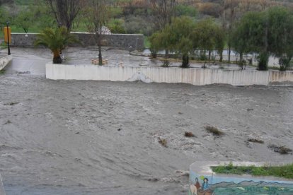 Con este caudal bajaba el río por Suflí (FOTO: Sergio Sánchez López).
