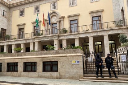 Agentes de la Policía Nacional.