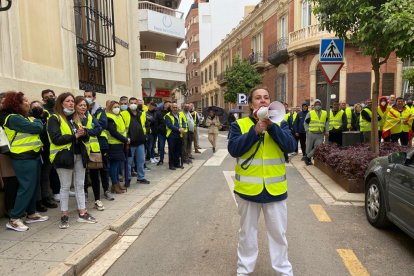 Silvia Gómez, con megáfono en mano.