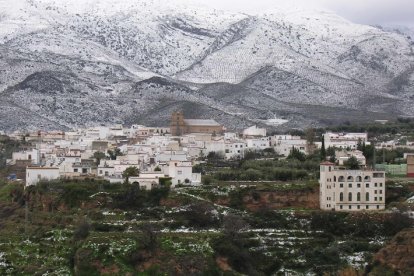 Imagen panorámica del pequeño municipio de Almócita.