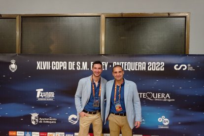 Con su compañero Murillo.