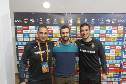 Sebastián Fernández, Nicolás Asensio (árbitro nacional de Almnería) y Alberto Murillo.
