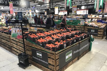 La huelga de transporte mantiene la verdurería de Carrefour intactas.