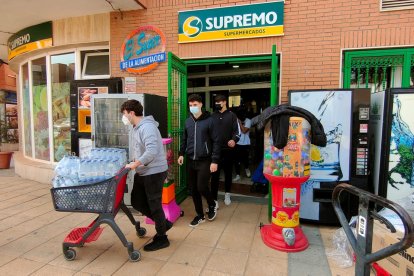 Los comerciantes del municipio se suman a la ayuda.