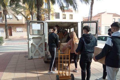 Recogida de material para llevar a Ucrania.