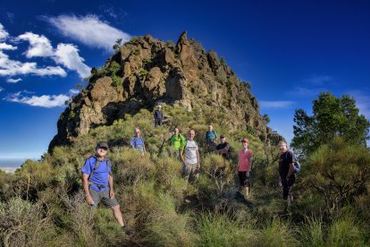 Con el Peñón de Bernal de Vícar, de fondo (FOTO: Domingo Leiva)