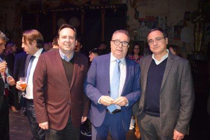 José Céspedes y Juan García, vicerrectores de la Universidad, con el director de La Voz de Almería, Pedro Manuel de la Cruz.