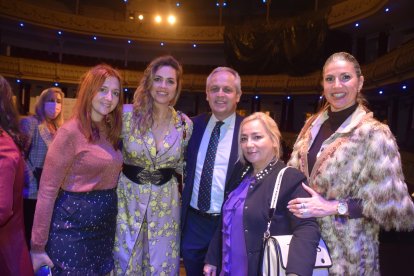 Silvia Ferre, Alejandra Abad de Muebles Mago, Mario Pulido, Rosalía Navarro y Lorena Ibáñez.