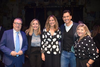 Pedro M. de la Cruz, director de La Voz de Almería; Maribel Sánchez, delegada de Gobierno de la Junta de Andalucía, Lola Valdés de MC Mutual, Daniel Martínez de Mistela y Mari Carmen Pastor.