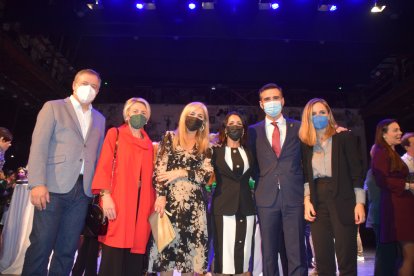 José Luis Delgado, delegado de Justicia; Eloísa Cabrera, delegada de Cultura; Patricia del Pozo, consejera de Cultura; Marta Bosquet, presidenta del Parlamento Andaluz; Ramón Fernández-Pacheco, alcalde de Almería, y Maribel Sánchez, delegada de Gobierno.
