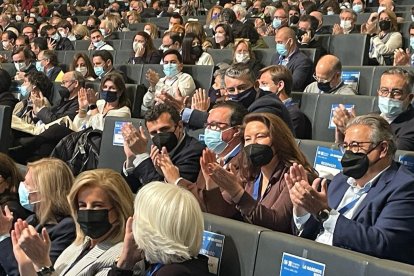 A la derecha, Juan Ignacio Zoido y Carmen Crespo.