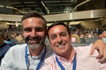 Ramón Fernández-Pacheco y Javier A. García, anoche.