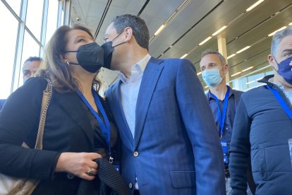 Carmen Crespo y Juanma Moreno.