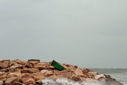La playa de Villaricos también sufre las inclemencias del oleaje