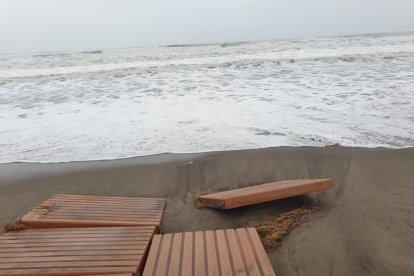 Fuerte oleaje en Vera. /Foto: Ayto. Vera