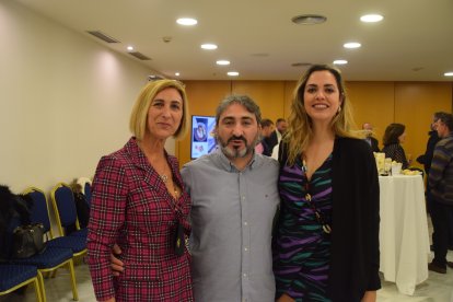 Isabel Sánchez, junto al chef Tony García y Alejandra Abad de Almur.