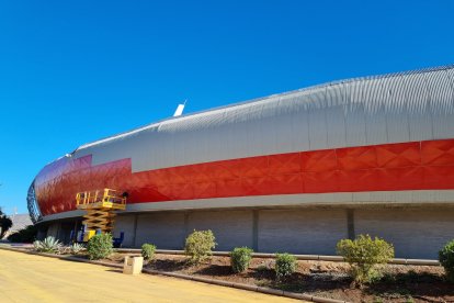 A velocidad de crucero la instalación de las nuevas planchas rojas.