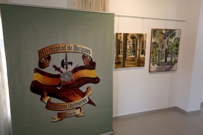 La exposición está organizada por la Hermandad de Antiguos Caballeros Legionarios.
