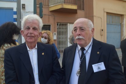 El ex hermano mayor, José Martínez y José Antonio Barrionuevo de la organización del cortejo.