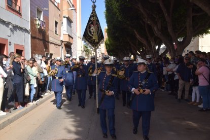 Banda de Música de Ntra. Señora de Las Angustias de Porcuna, muy numerosa.