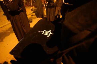 Vía-Crucis Penitencial de Silencio del Santo Cristo de Perdón en la noche del Martes Santo en Almería.