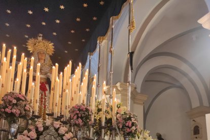 Ultimando los detalles de la candeleria.