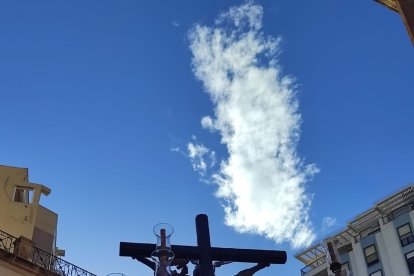 Cielo azul para la salida del Amor desde San Sebastián.