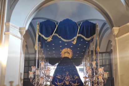 Manto de la Virgen del Primer Dolor.