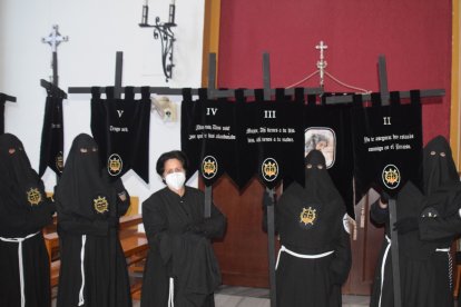 Banderines de las 7 Palabras que figuraba en el cortejo más tarde.