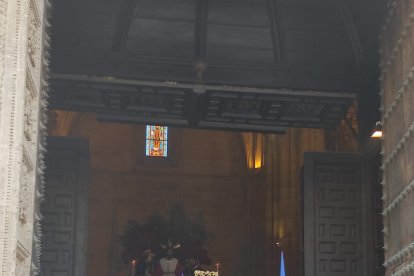 La cruz de guía, lista para la salida.