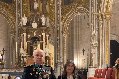 El general y delegado de los Reales Tercios Su Gran Capitán, Benito López y su esposa, Victoria López.